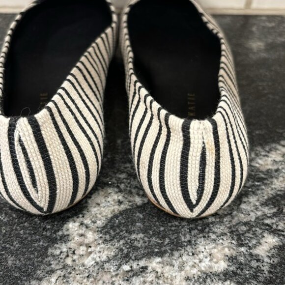 Kelly & Katie White / Black Stripes‎ Pirassa Ballet Flats size 6.5 New - Picture 7 of 7